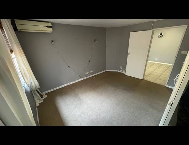 3 BEDROOM TOWNHOUSE FOR SALE IN ESSENWOOD